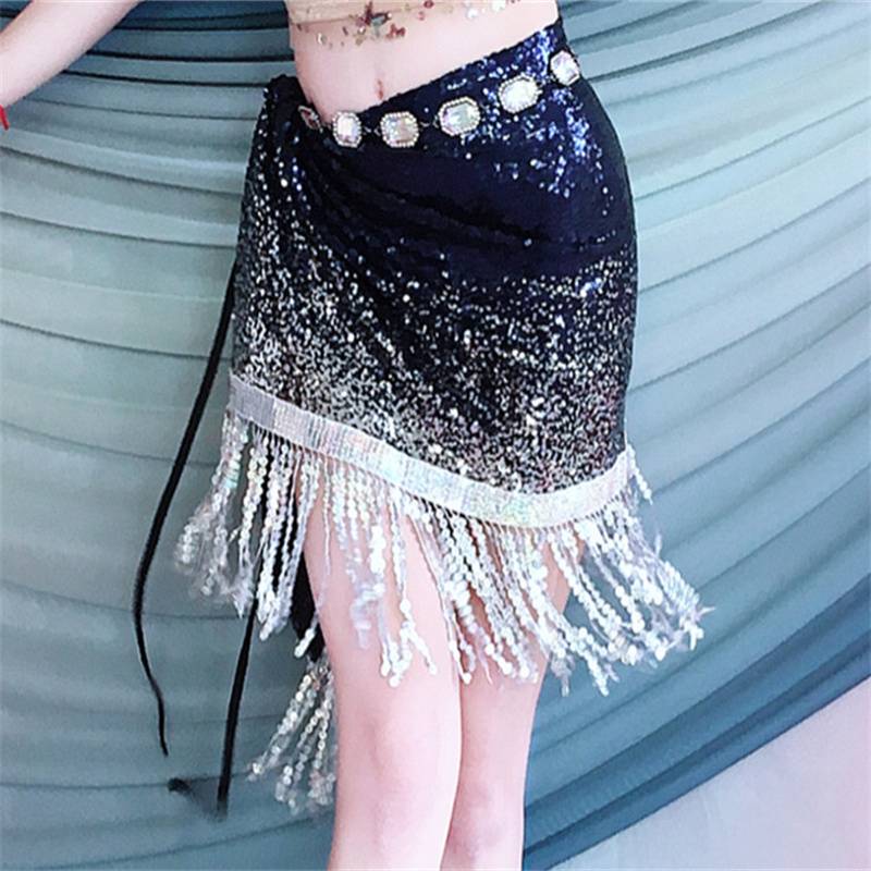 Silver-coloured tweeds in the blue gravitational beads